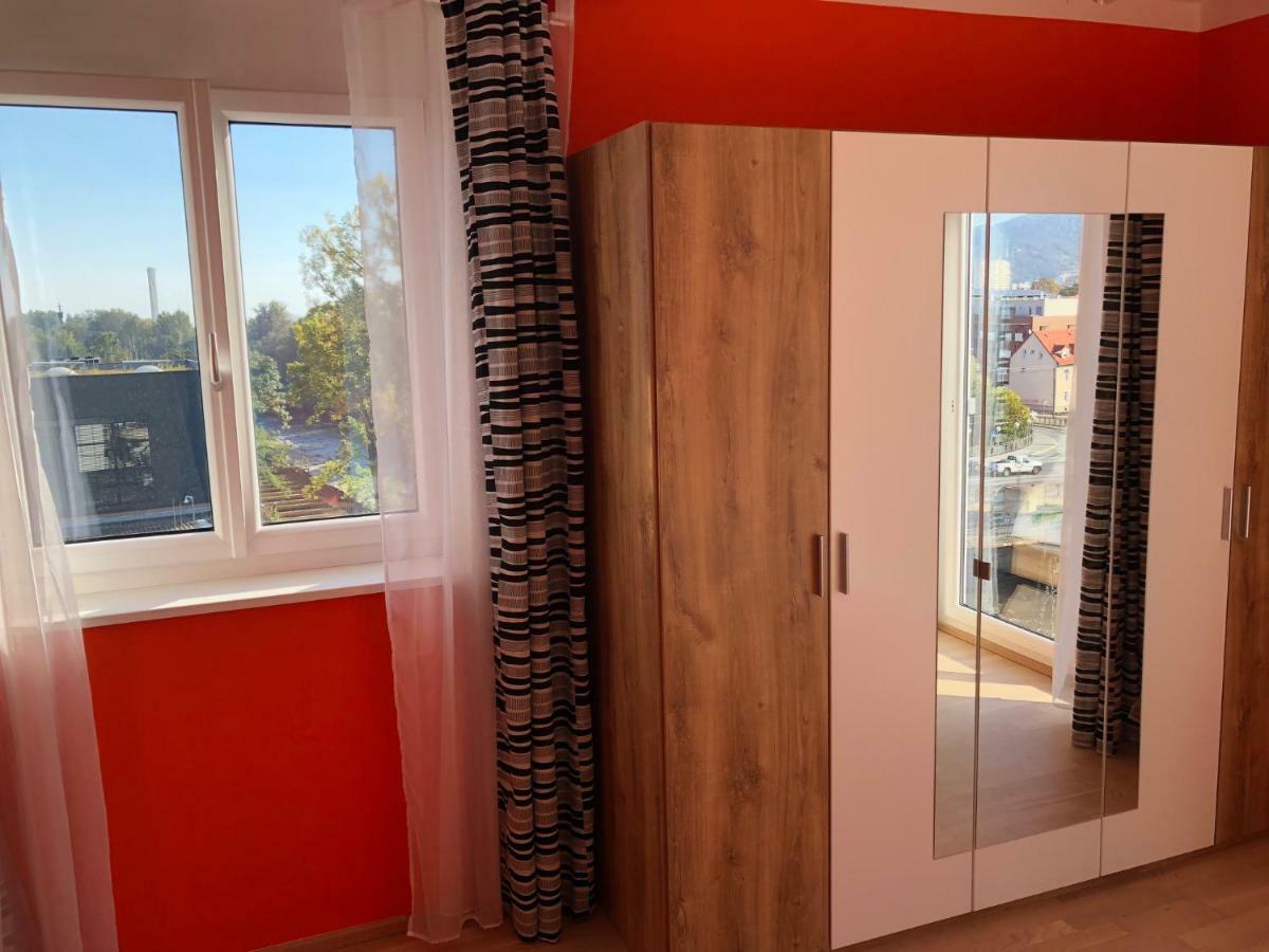 Kmheim, Cozy 103M2 Apartment, With 3 Bedroom And Covered Free Parking Place, Close To City Center Γκρατς Εξωτερικό φωτογραφία